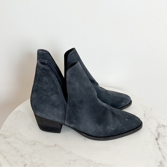 NEW Free People Charm Double-V Ankle Bootie in Navy Suede Size 8 US 38 EU - Picture 7 of 8